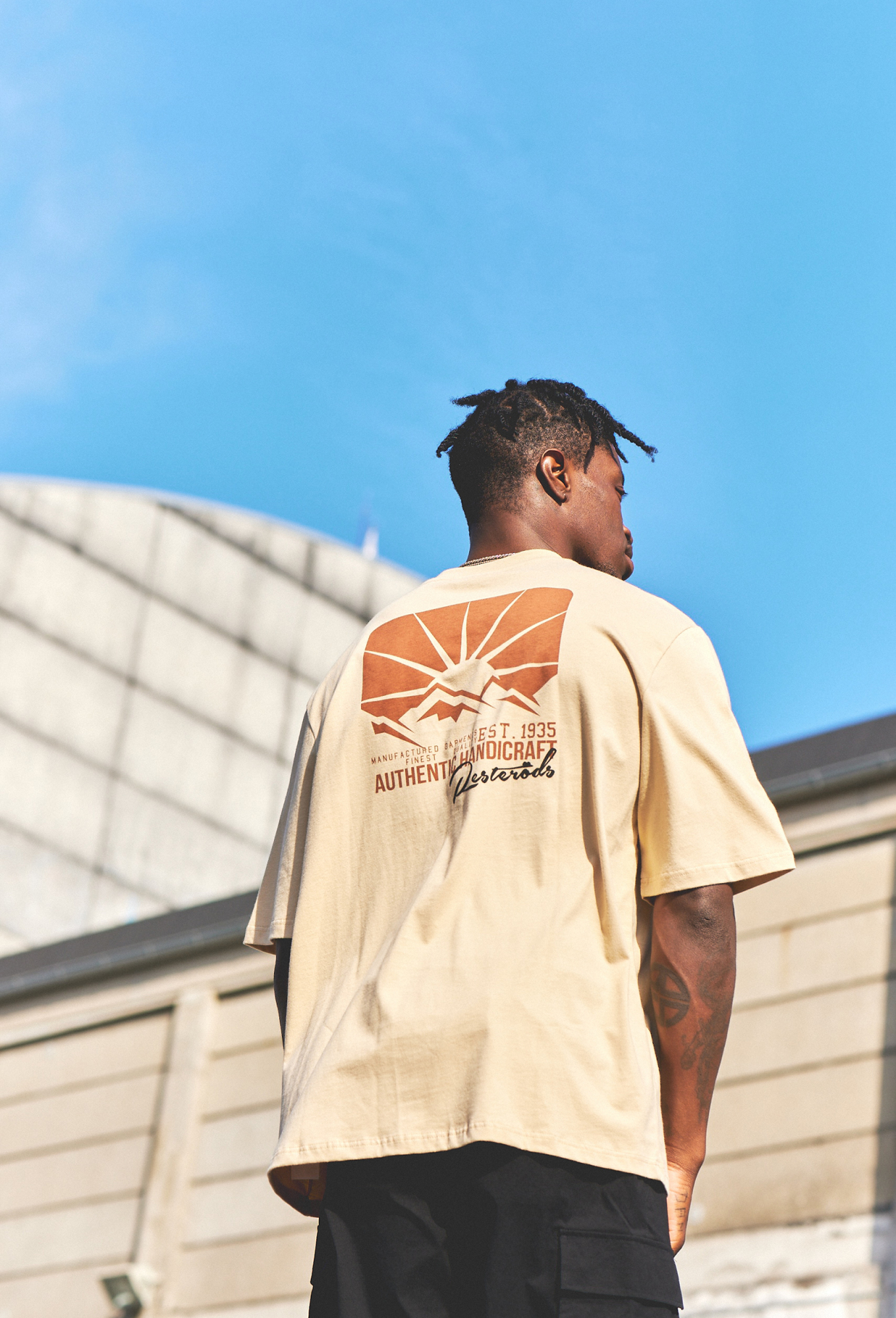 100% Bio-Baumwolle, T-Shirt, Sand -Resteröds 100% Bio-Baumwolle, T-Shirt, Sand -Resteröds